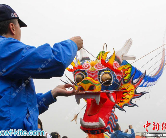 潍坊工美开年巨献—6000米世界最长风筝腾飞重庆武隆仙女山风筝节